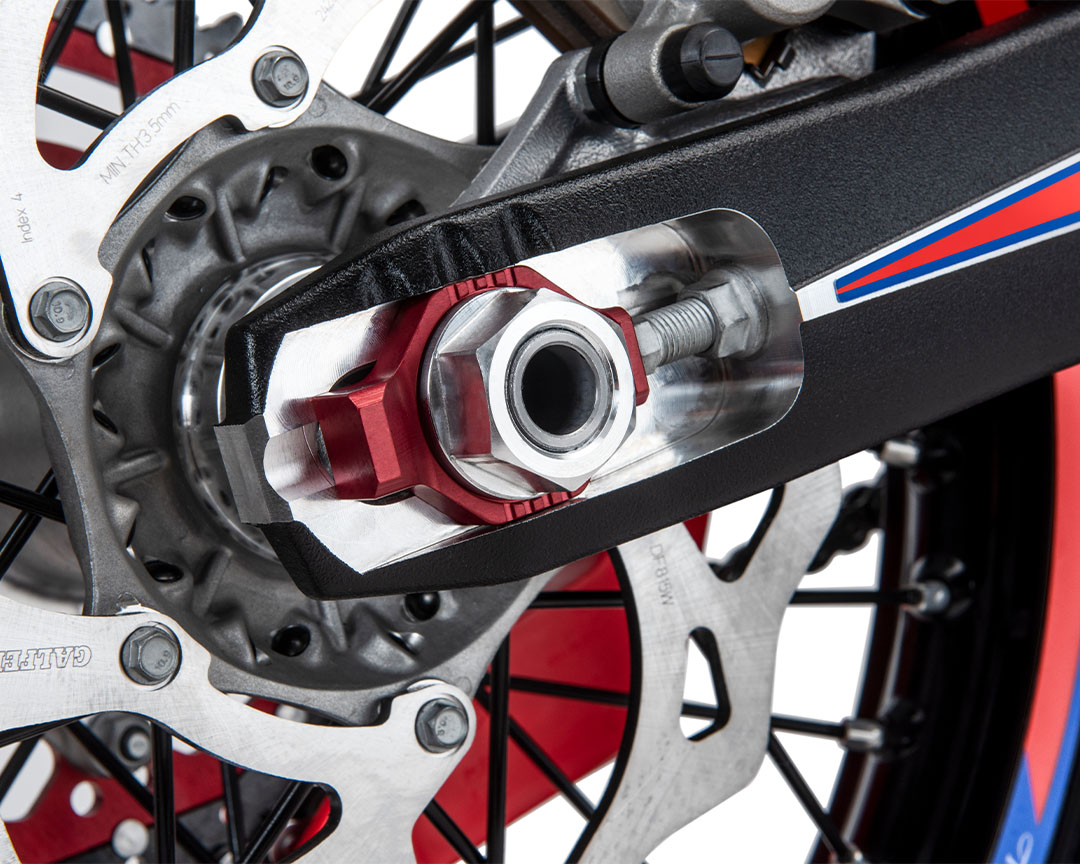 Chain tensioners in red Ergal alloy
