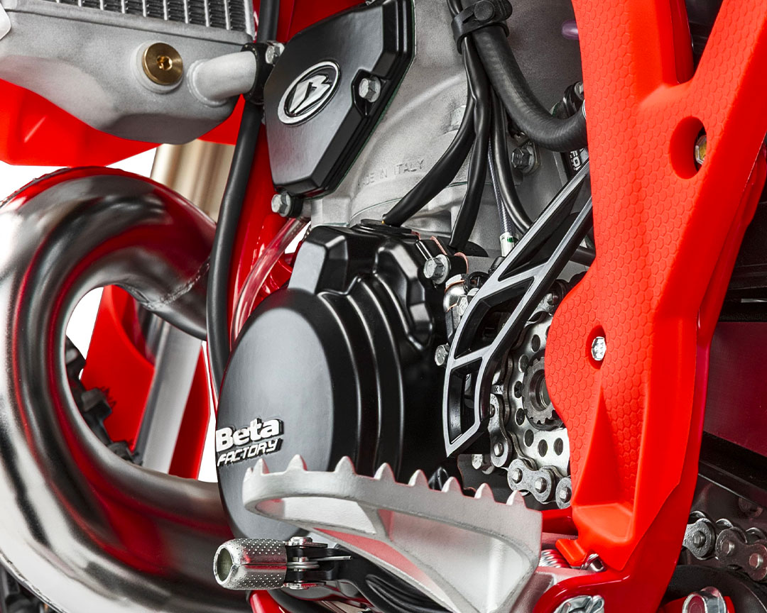 CRANKSHAFT AND CRANKCASE